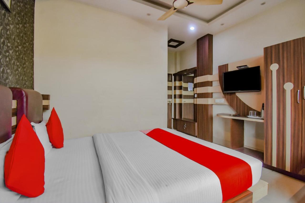Oyo 1851 Hotel Sefali Deluxe كولكاتا المظهر الخارجي الصورة