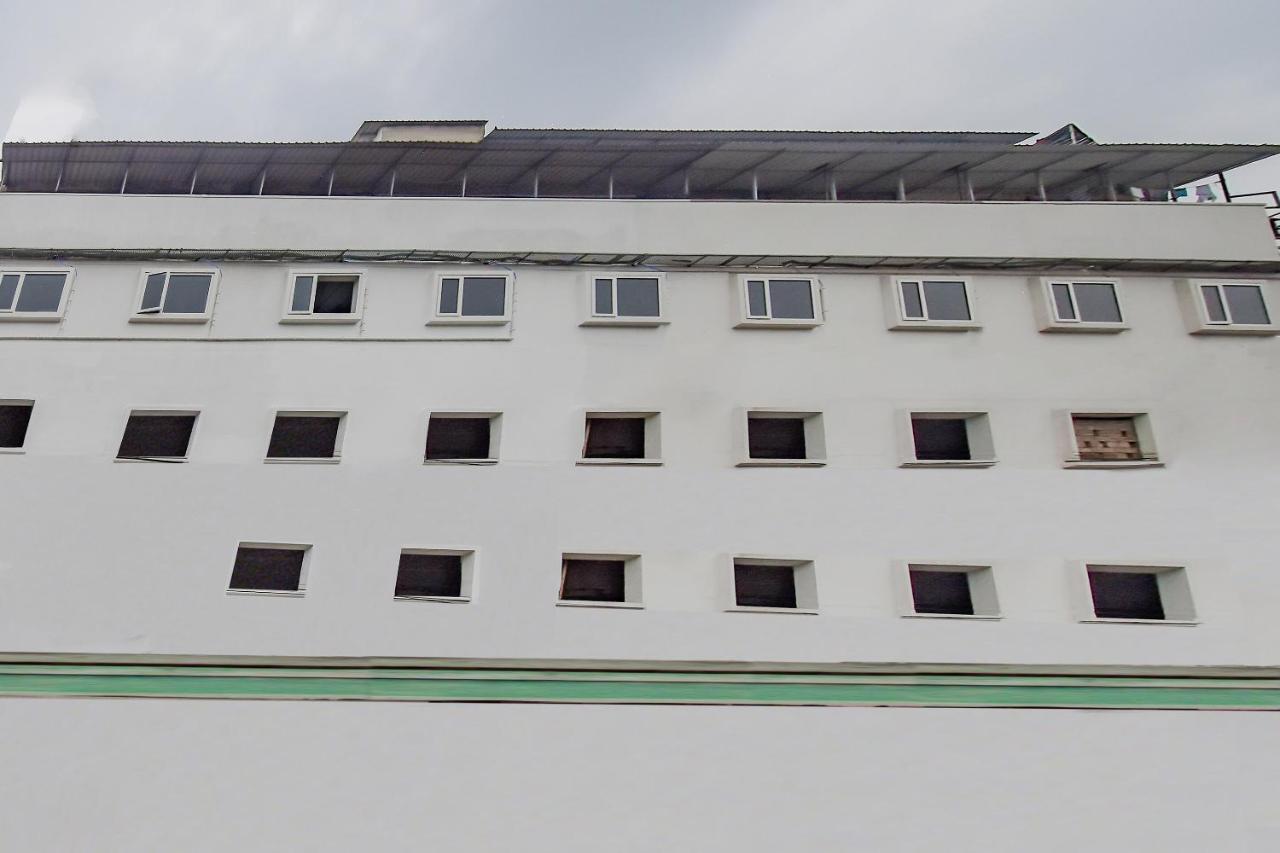Oyo 1851 Hotel Sefali Deluxe كولكاتا المظهر الخارجي الصورة